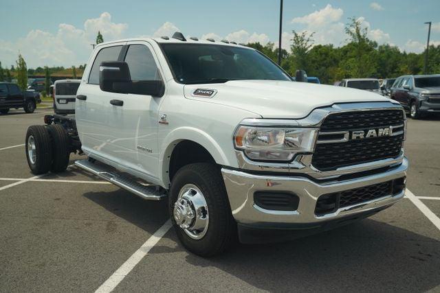 2024 RAM Ram 3500 Chassis Cab RAM 3500 SLT CREW CAB CHASSIS 4X4 60 CA