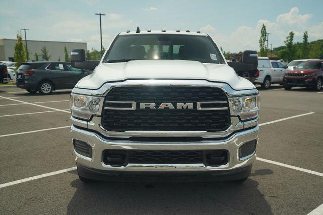 2024 RAM Ram 3500 Chassis Cab RAM 3500 SLT CREW CAB CHASSIS 4X4 60 CA 2024 RAM Ram 3500 Chassis Cab RAM 3500 SLT CREW CAB CHASSIS 4X4 60 CA