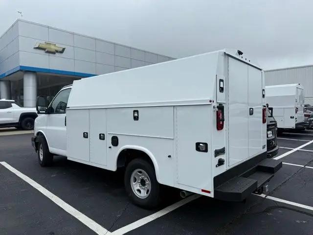 2025 Chevrolet Express Cutaway Work Van