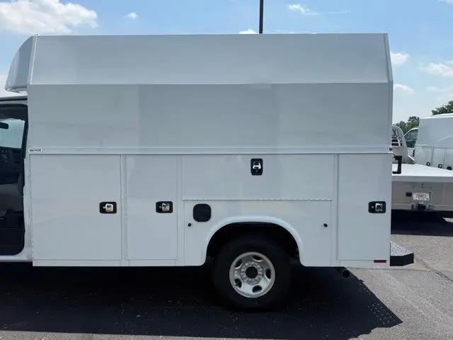 2025 Chevrolet Express Cutaway Work Van