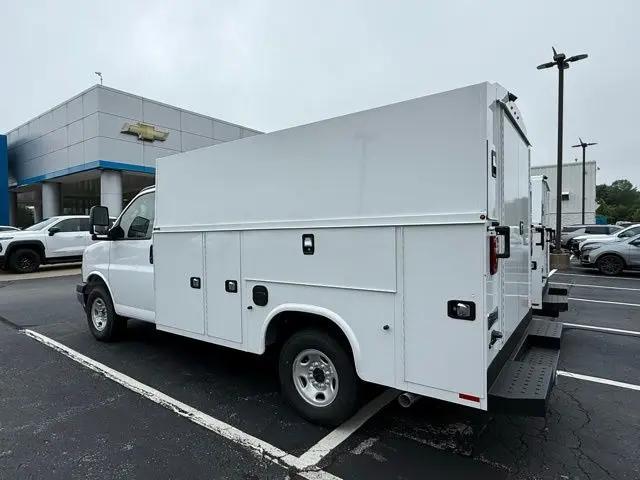 2025 Chevrolet Express Cutaway Work Van