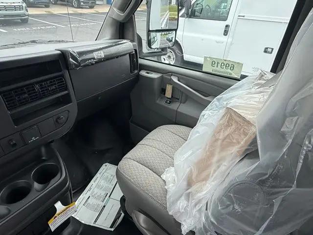 2025 Chevrolet Express Cutaway Work Van