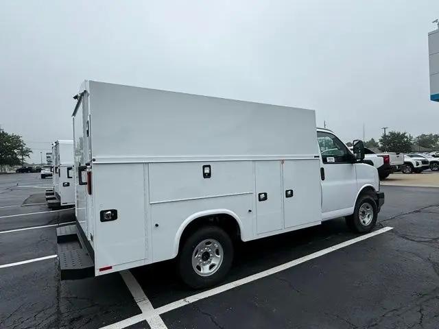 2025 Chevrolet Express Cutaway Work Van