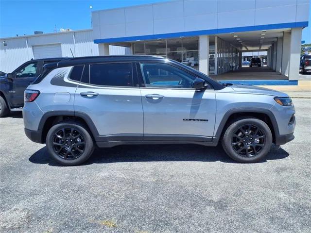 2022 Jeep Compass Altitude FWD