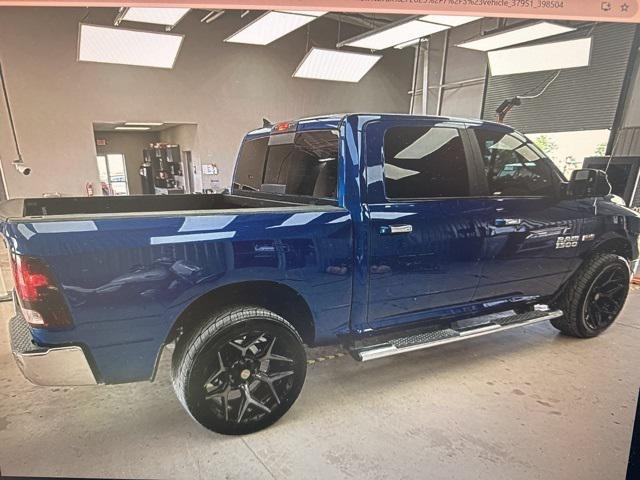 2017 RAM 1500 Lone Star Crew Cab 4x2 57 Box