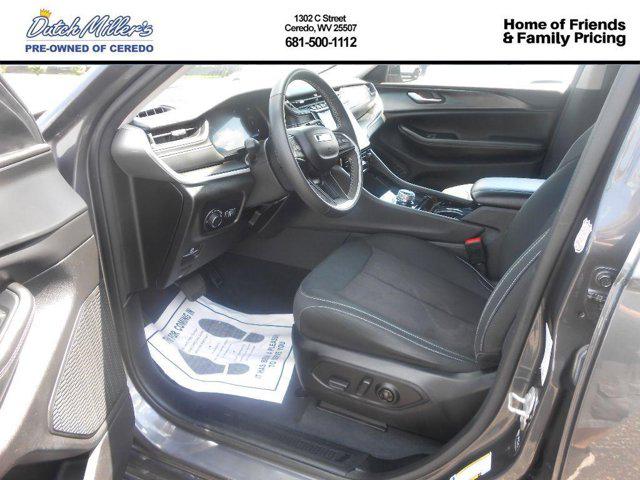 2023 Jeep Grand Cherokee L Laredo 4x4