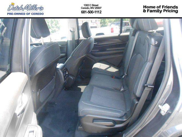 2023 Jeep Grand Cherokee L Laredo 4x4