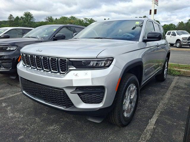 2025 Jeep Grand Cherokee GRAND CHEROKEE LAREDO X 4X4