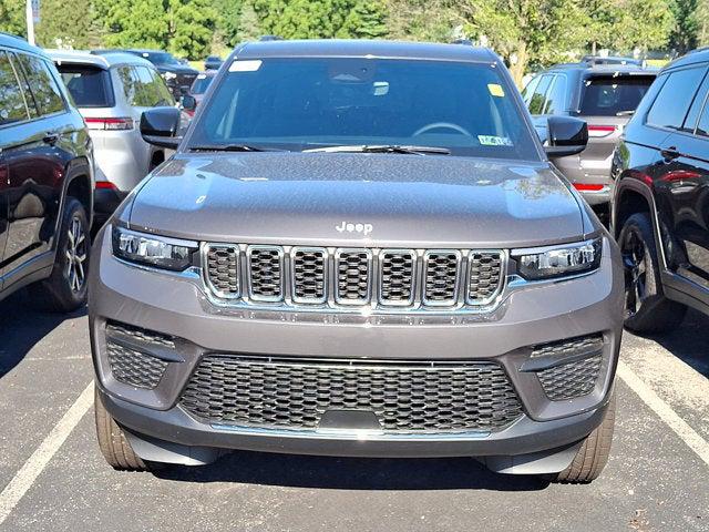 2025 Jeep Grand Cherokee GRAND CHEROKEE LAREDO X 4X4