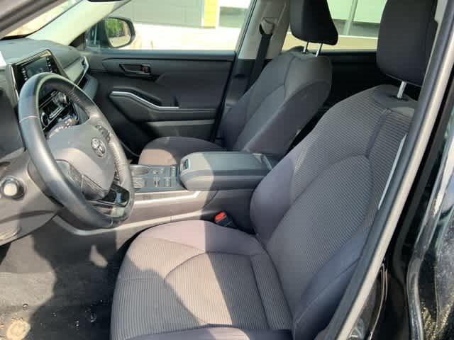 2021 Toyota Highlander LE