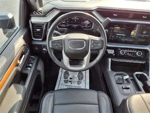 2024 GMC Sierra 2500HD 4WD Crew Cab Standard Bed Denali