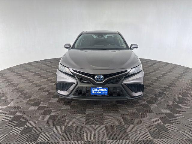 2022 Toyota Camry SE Hybrid