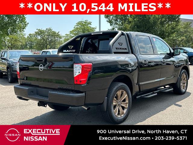 2024 Nissan TITAN Crew Cab SV 4x4