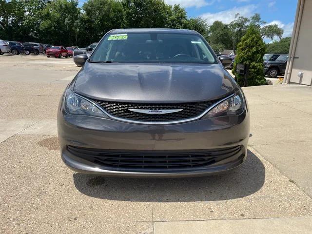 2020 Chrysler Voyager LX