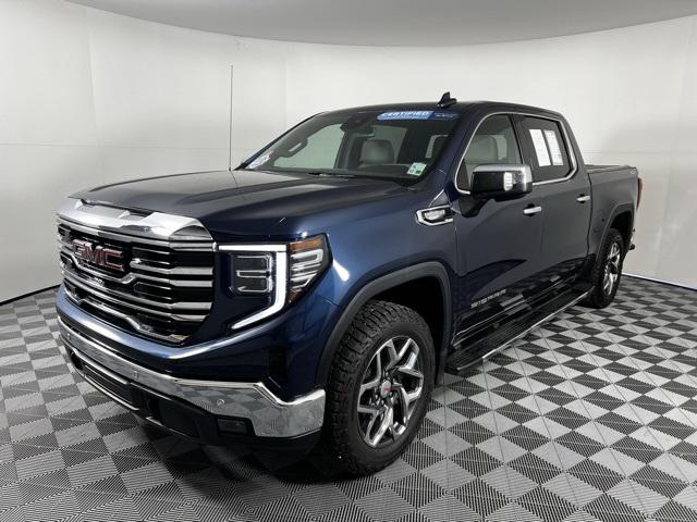 2022 GMC Sierra 1500 4WD Crew Cab Short Box SLT