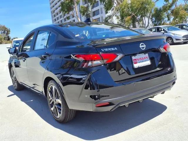2025 Nissan Versa 1.6 SR