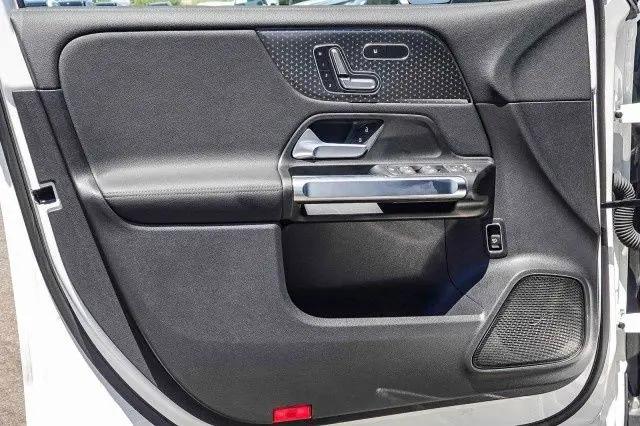 2024 Mercedes-Benz EQB 300 4MATIC