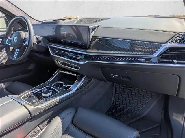 2025 BMW X7 M60i