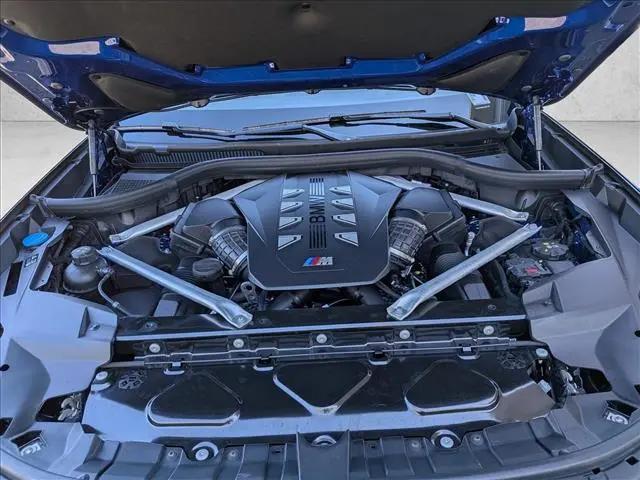 2025 BMW X7 M60i