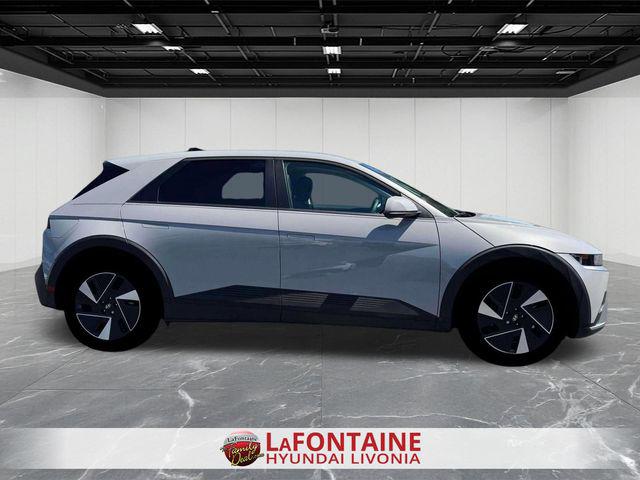 2025 Hyundai IONIQ 5 SE - Photo 9