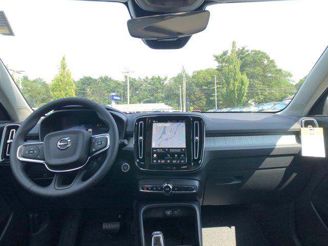 2026 Volvo XC40 B5 Plus