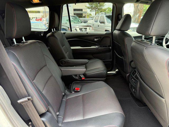 2022 Honda Pilot AWD Black Edition