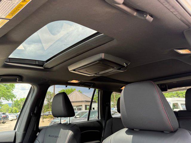 2022 Honda Pilot AWD Black Edition