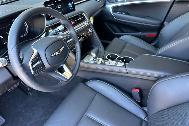 2025 Genesis G70 2.5T RWD