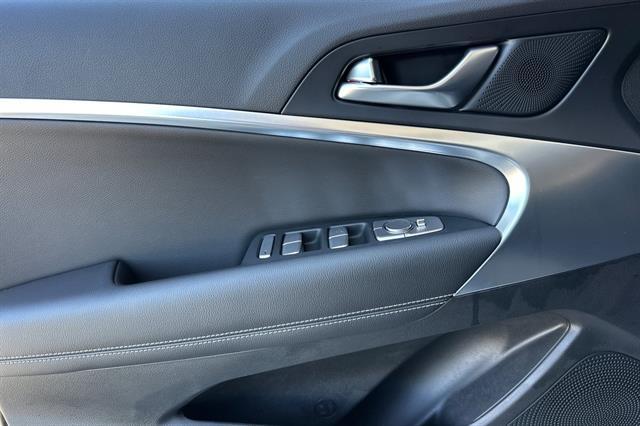 2025 Genesis G70 2.5T RWD