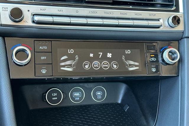 2025 Genesis G70 2.5T RWD