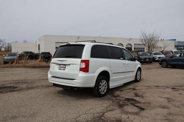 2014 Chrysler Town and Country Touring