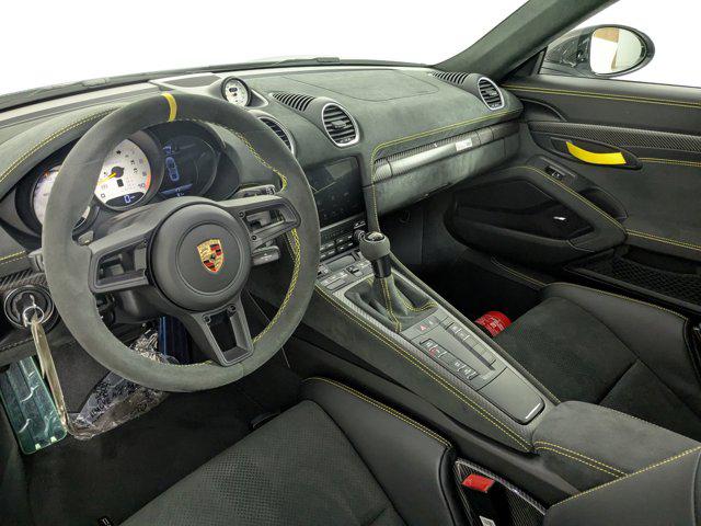 2025 Porsche 718 Cayman GT4 RS