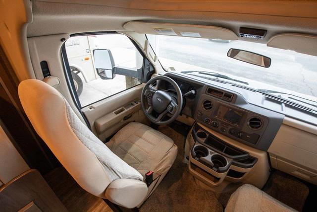 2023 Ford E-450 Cutaway 28Z