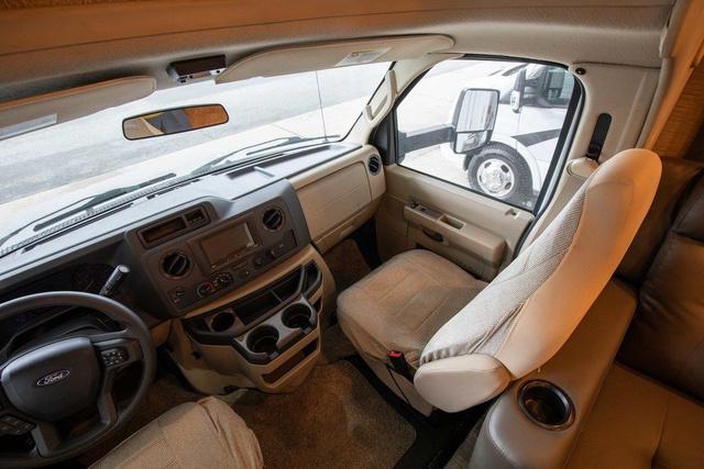 2023 Ford E-450 Cutaway 28Z