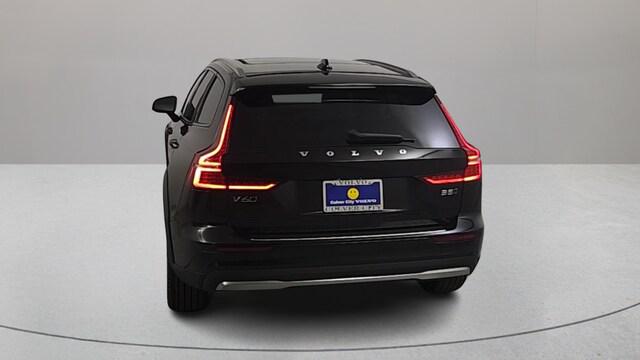 2026 Volvo V60 Cross Country Plus, B5 AWD Gas (mild hybrid)