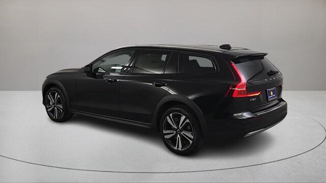 2026 Volvo V60 Cross Country Plus, B5 AWD Gas (mild hybrid)