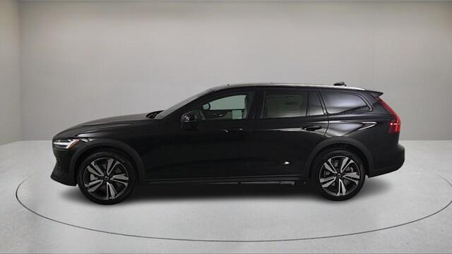 2026 Volvo V60 Cross Country Plus, B5 AWD Gas (mild hybrid)