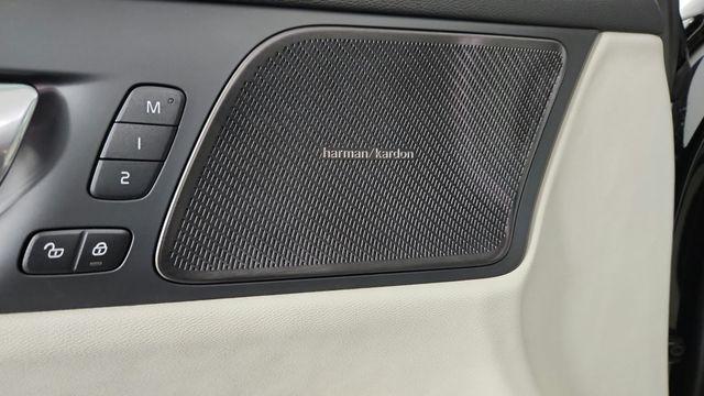 2026 Volvo V60 Cross Country Plus, B5 AWD Gas (mild hybrid)