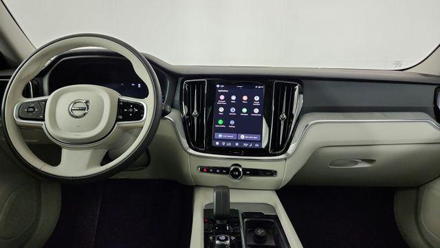 2026 Volvo V60 Cross Country Plus, B5 AWD Gas (mild hybrid)