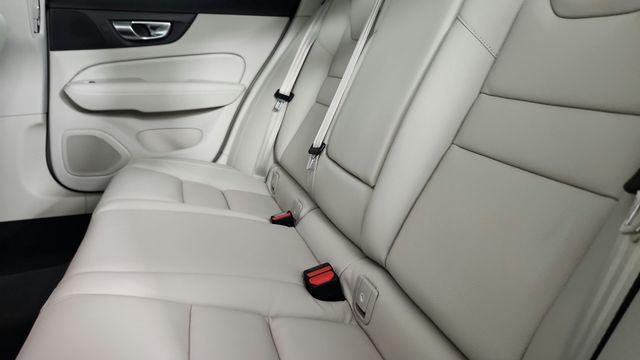 2026 Volvo V60 Cross Country Plus, B5 AWD Gas (mild hybrid)