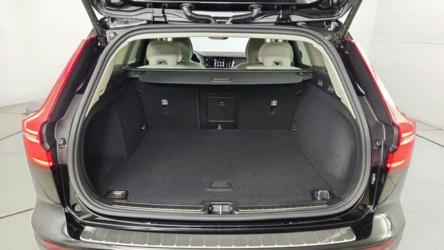 2026 Volvo V60 Cross Country Plus, B5 AWD Gas (mild hybrid)