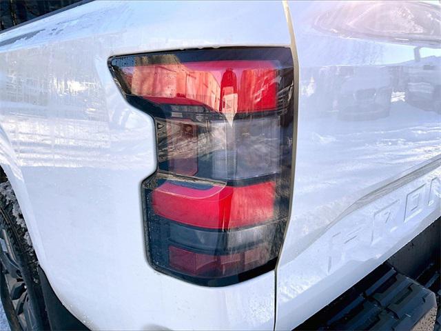 2025 Nissan Frontier King Cab SV 4x4