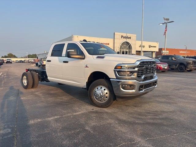 2026 RAM Ram 3500 Chassis Cab RAM 3500 TRADESMAN CREW CAB CHASSIS 4X4 60 CA 2026 RAM Ram 3500 Chassis Cab RAM 3500 TRADESMAN CREW CAB CHASSIS 4X4 60 CA