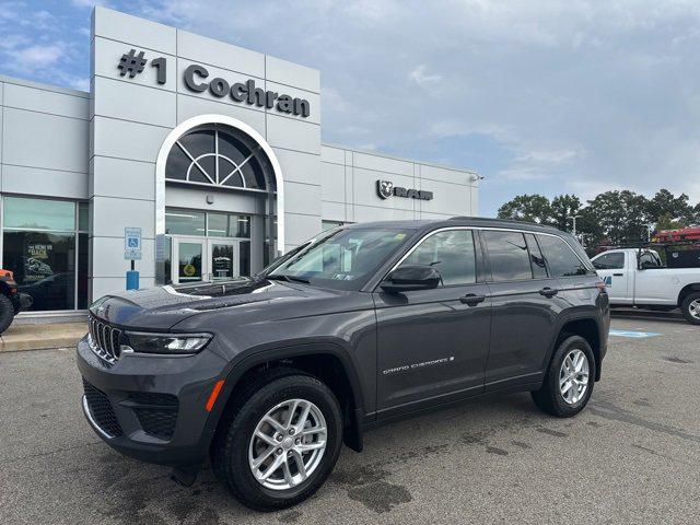 2025 Jeep Grand Cherokee GRAND CHEROKEE LAREDO X 4X4