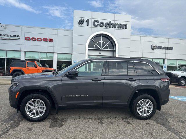 2025 Jeep Grand Cherokee GRAND CHEROKEE LAREDO X 4X4