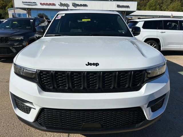 2025 Jeep Grand Cherokee GRAND CHEROKEE ALTITUDE 4X4