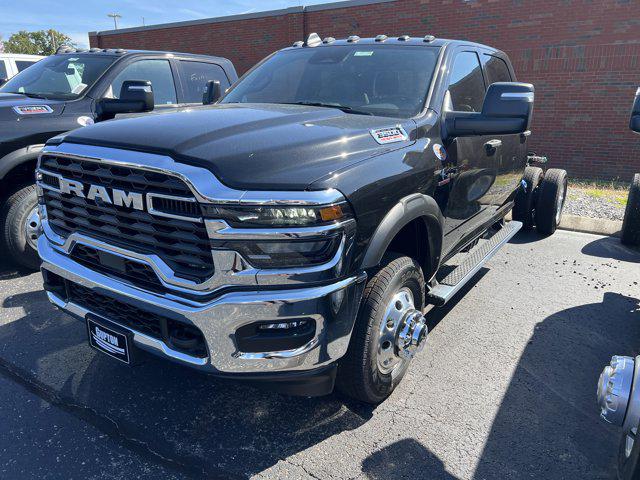 2026 RAM Ram 3500 Chassis Cab RAM 3500 TRADESMAN CREW CAB CHASSIS 4X4 60 CA 2026 RAM Ram 3500 Chassis Cab RAM 3500 TRADESMAN CREW CAB CHASSIS 4X4 60 CA