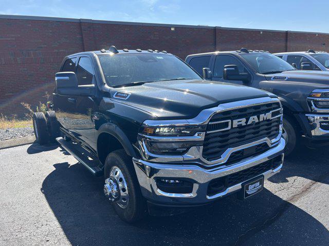 2026 RAM Ram 3500 Chassis Cab RAM 3500 TRADESMAN CREW CAB CHASSIS 4X4 60 CA 2026 RAM Ram 3500 Chassis Cab RAM 3500 TRADESMAN CREW CAB CHASSIS 4X4 60 CA