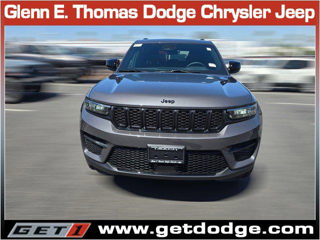 2025 Jeep Grand Cherokee GRAND CHEROKEE ALTITUDE 4X2 2025 Jeep Grand Cherokee GRAND CHEROKEE ALTITUDE 4X2