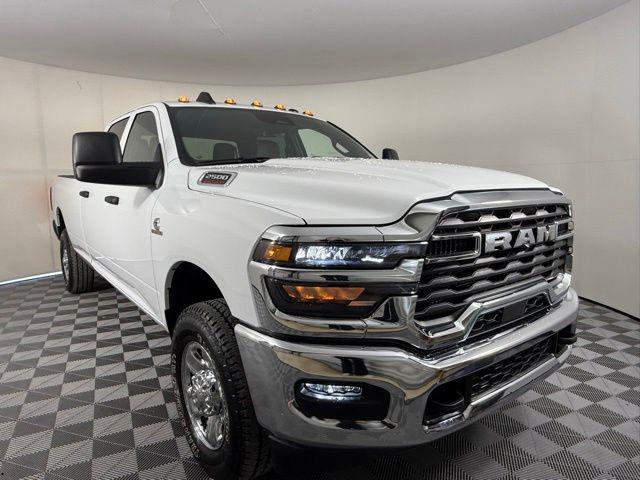 2026 RAM Ram 2500 RAM 2500 TRADESMAN CREW CAB 4X4 8 BOX